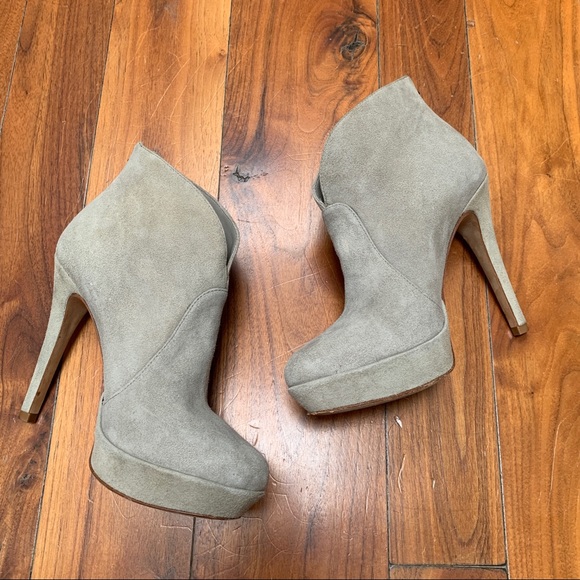Alexandre Birman Gray Suede Platform Heeled Booties size 6 - Picture 3 of 12